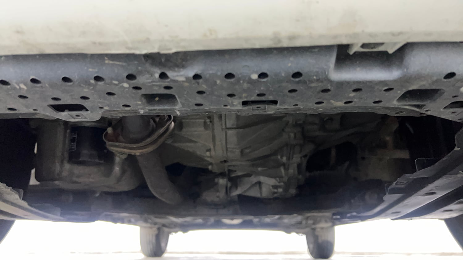 Used 2020 Maruti Suzuki Swift ZXi AMT Petrol Automatic extra FRONT LEFT UNDERBODY VIEW