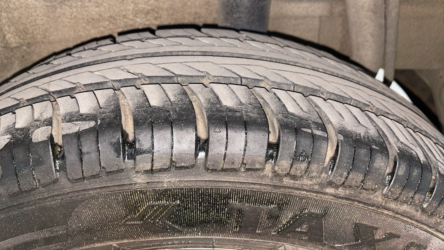 Used 2017 Maruti Suzuki Celerio ZXi Petrol Manual tyres LEFT REAR TYRE TREAD VIEW