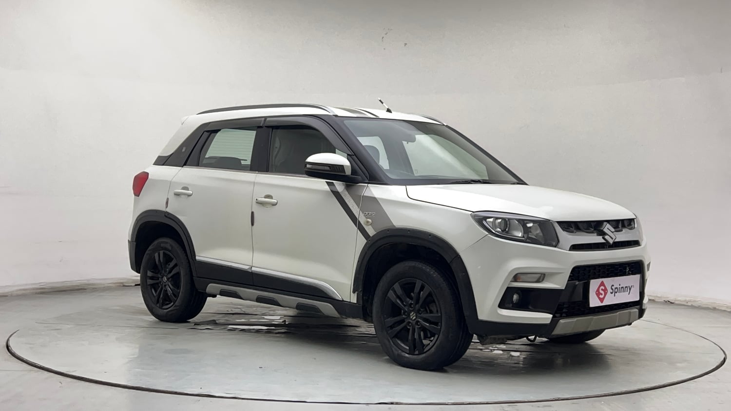 Used 2018 maruti-suzuki Vitara Brezza ZDi AGS Diesel Automatic exterior RIGHT FRONT CORNER VIEW