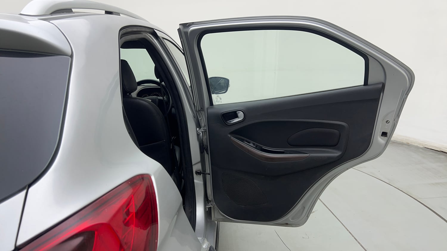 Used 2019 Ford Freestyle Titanium 1.2 Ti-VCT Petrol Manual interior RIGHT REAR DOOR OPEN VIEW