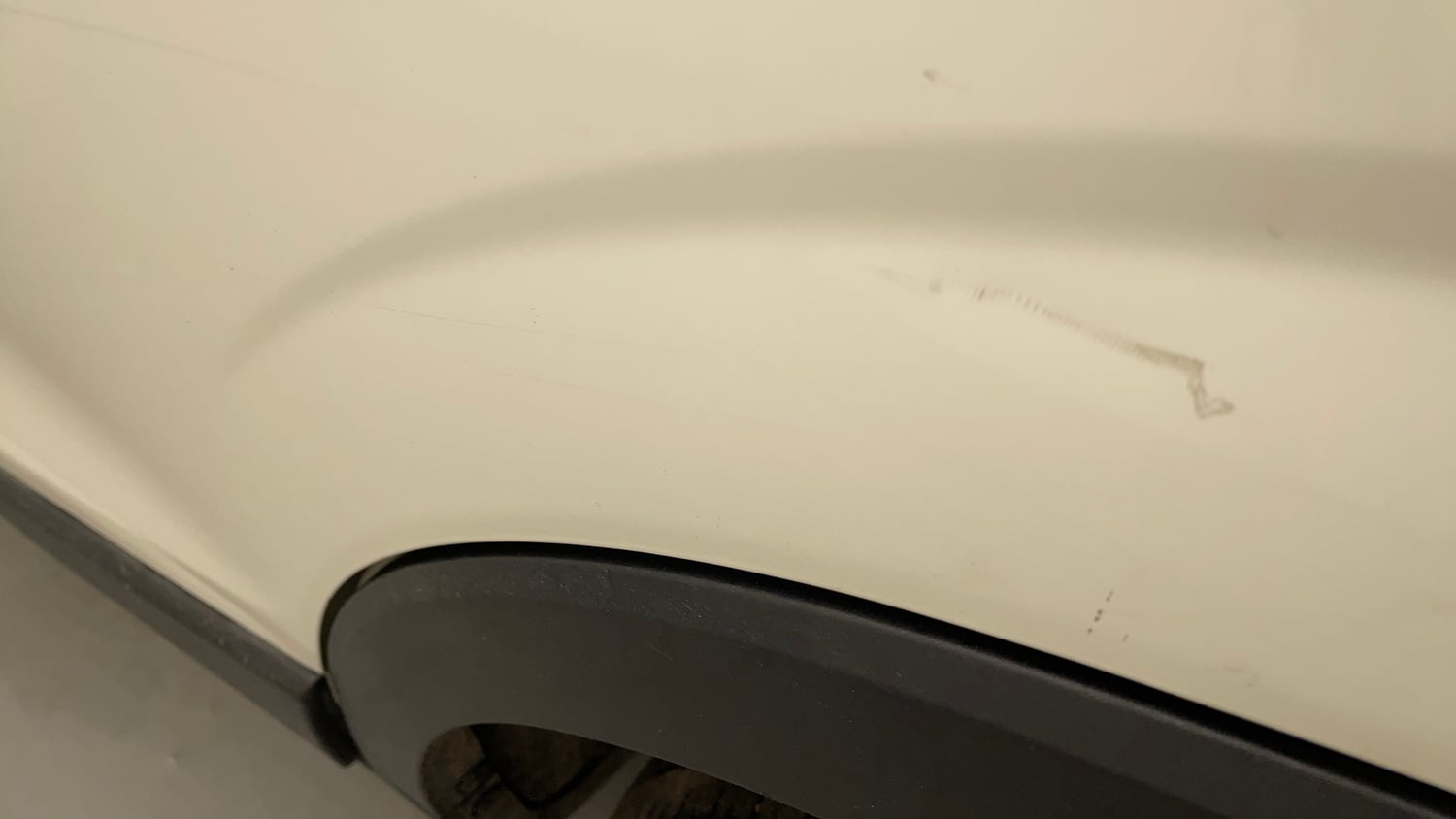 Used 2022 Mahindra XUV 300 W8 (O) 1.5 Diesel AMT Diesel Automatic dents MINOR SCRATCH