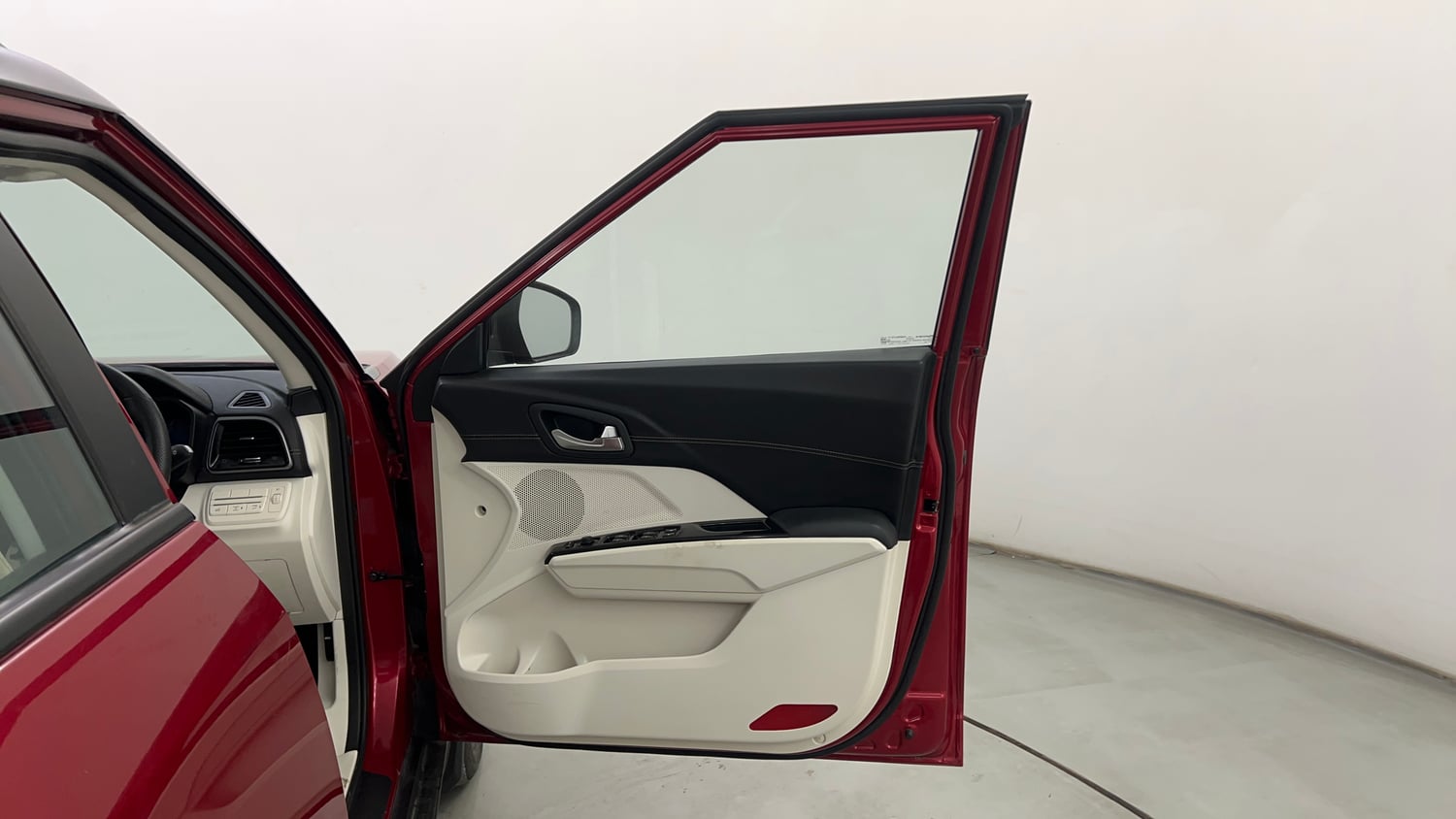 Used 2024 Mahindra XUV 3XO AX7 1.2 Petrol AT Petrol Automatic interior RIGHT FRONT DOOR OPEN VIEW