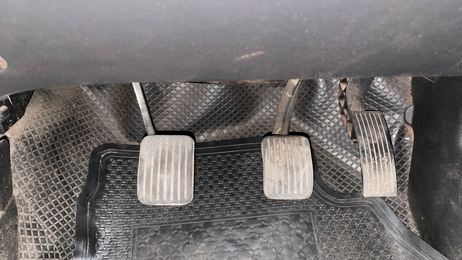 Used 2015 Hyundai Grand i10 Sportz 1.2 Kappa VTVT Petrol Manual interior PEDALS VIEW