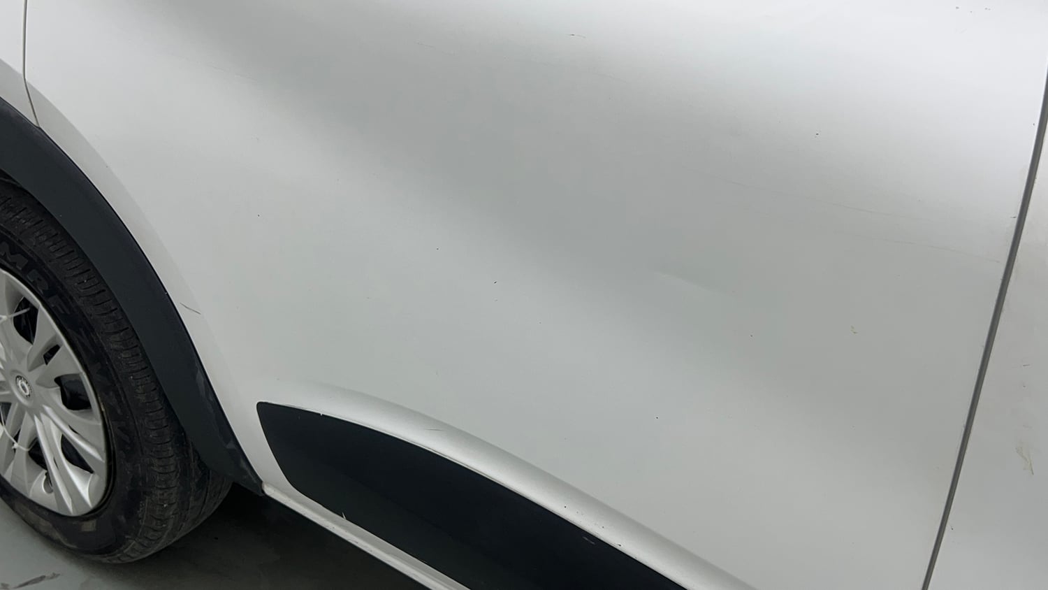 Used 2020 Renault Triber RXZ Petrol Manual dents MINOR DENT