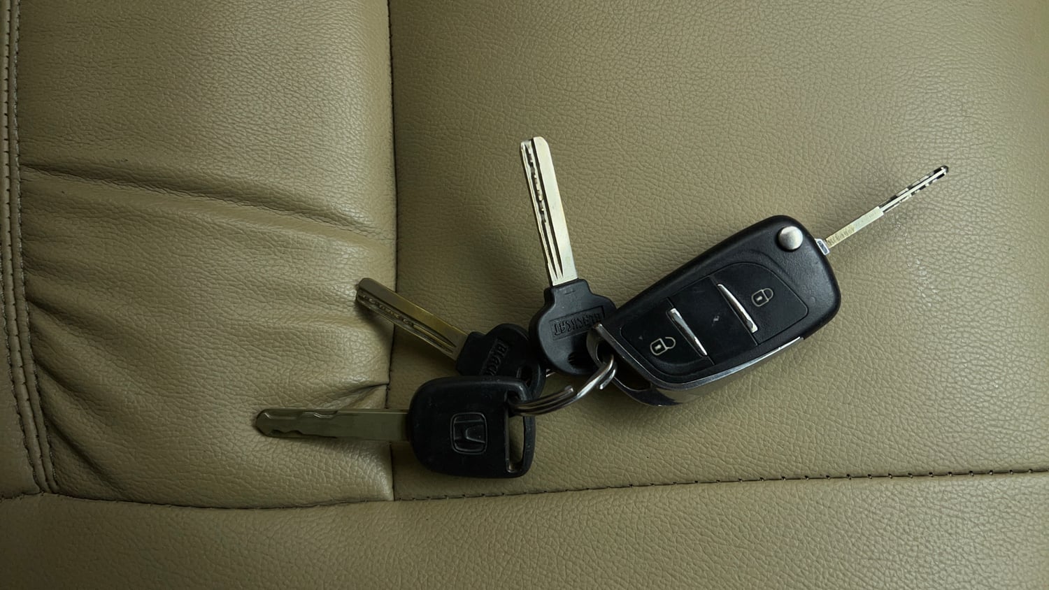 Used 2015 Honda Amaze 1.2 S i-VTEC Petrol Manual extra CAR KEY VIEW