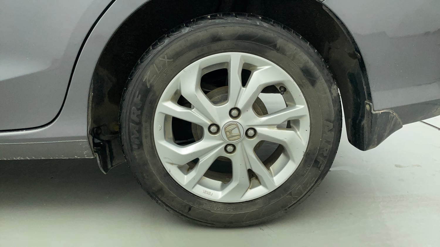 Used 2019 Honda Amaze 1.2 VX MT Petrol Petrol Manual tyres LEFT REAR TYRE RIM VIEW