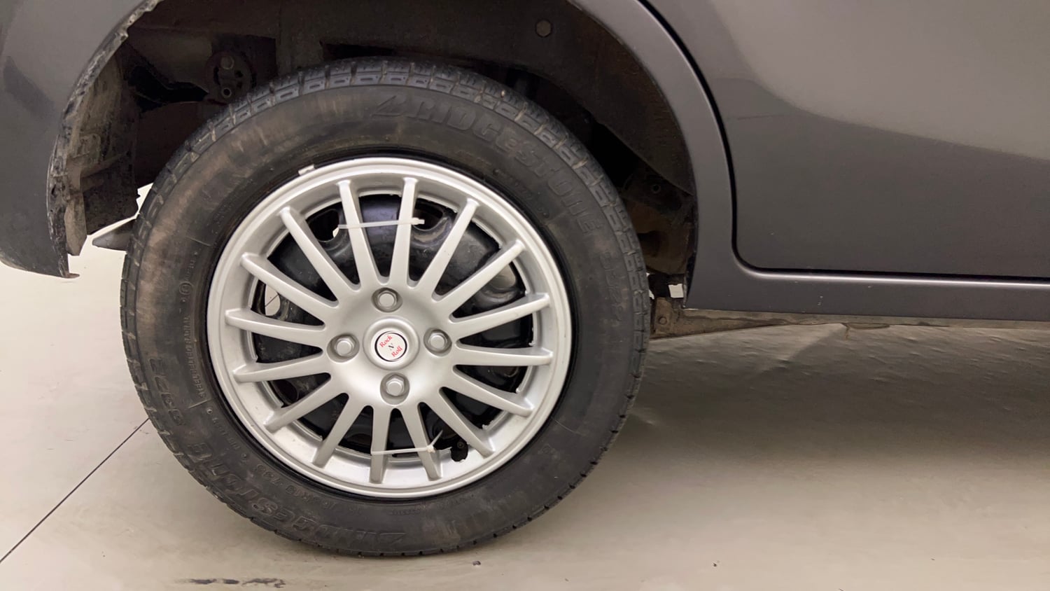 Used 2016 Maruti Suzuki Alto K10 VXi AMT Petrol Automatic tyres RIGHT REAR TYRE RIM VIEW