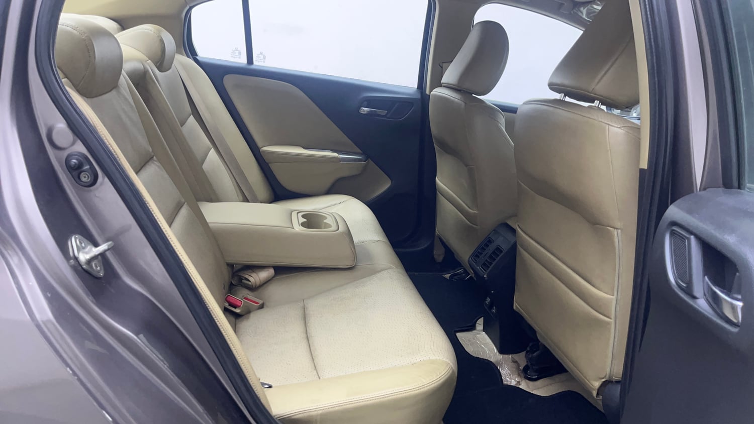 Used 2016 Honda City VX CVT Petrol Automatic interior RIGHT SIDE REAR DOOR CABIN VIEW
