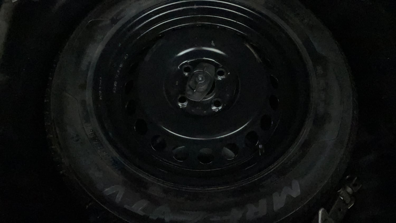 Used 2017 Maruti Suzuki Baleno Delta 1.3 Diesel Manual tyres SPARE TYRE VIEW