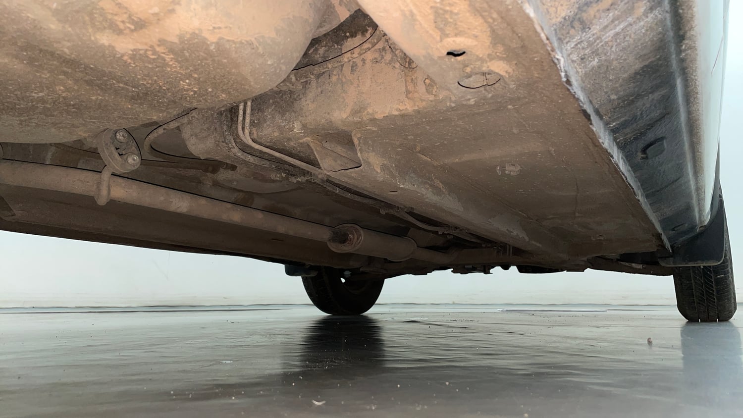 Used 2018 Renault Kwid 1.0 RXL Petrol Manual extra REAR RIGHT UNDERBODY VIEW