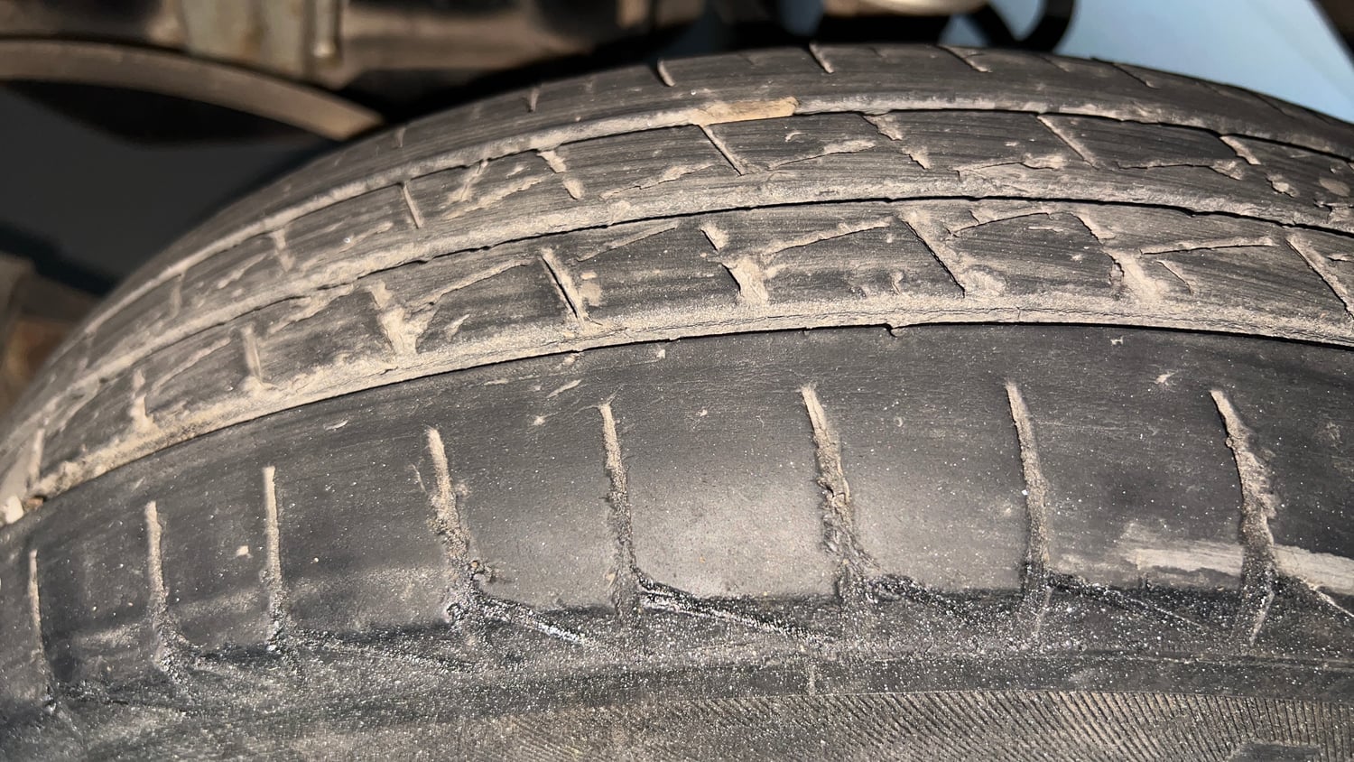 Used 2023 Maruti Suzuki Alto 800 LXi (O) CNG Cng Manual tyres LEFT REAR TYRE TREAD VIEW