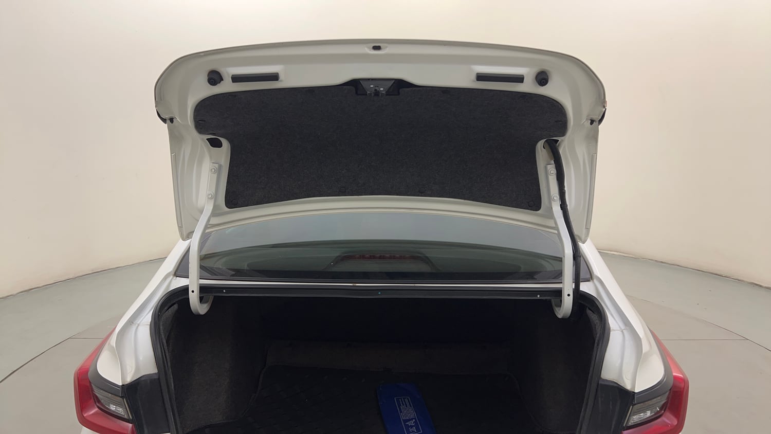 Used 2021 Honda City ZX CVT Petrol Petrol Automatic interior DICKY DOOR OPEN VIEW