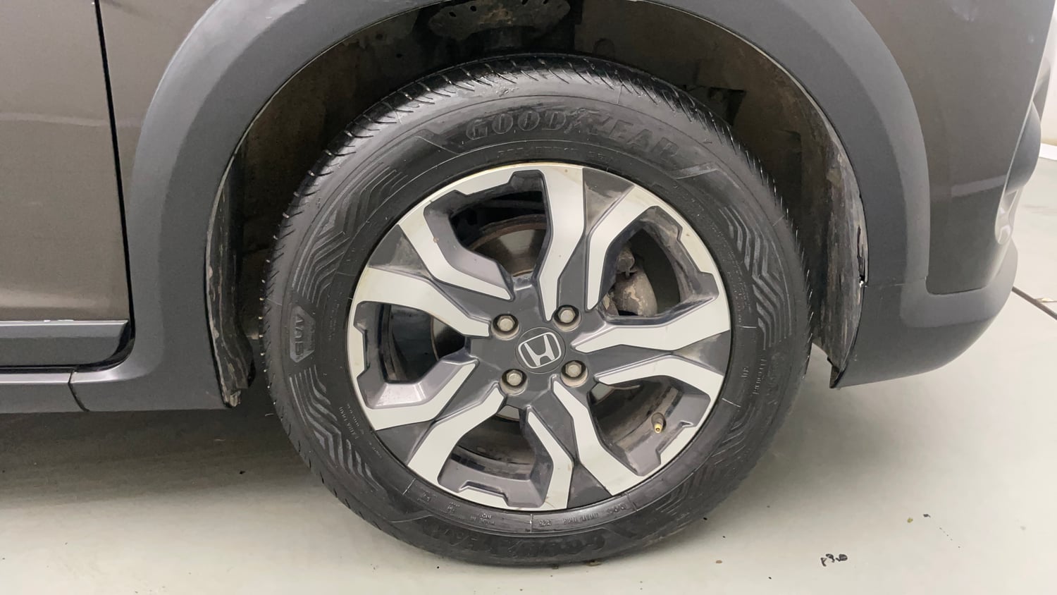 Used 2019 Honda WR-V VX MT Petrol Petrol Manual tyres RIGHT FRONT TYRE RIM VIEW