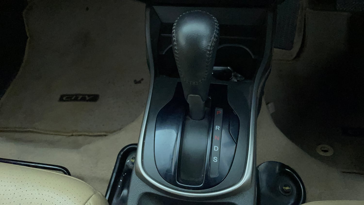 Used 2016 Honda City VX CVT Petrol Automatic interior GEAR  KNOB VIEW