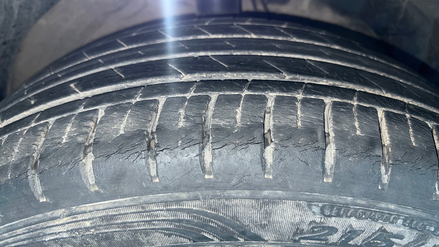 Used 2021 MG Motors Hector Sharp 1.5 Petrol Turbo Hybrid MT Dual Tone Hybrid Manual tyres RIGHT FRONT TYRE TREAD VIEW