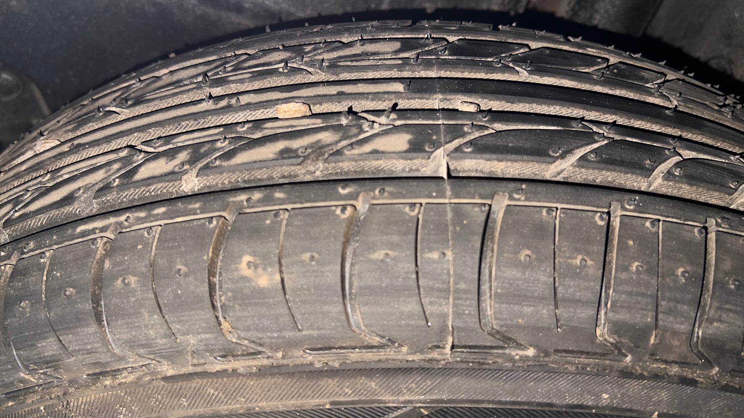 Used 2016 Maruti Suzuki Swift Dzire VXI (O) Petrol Manual tyres LEFT REAR TYRE TREAD VIEW