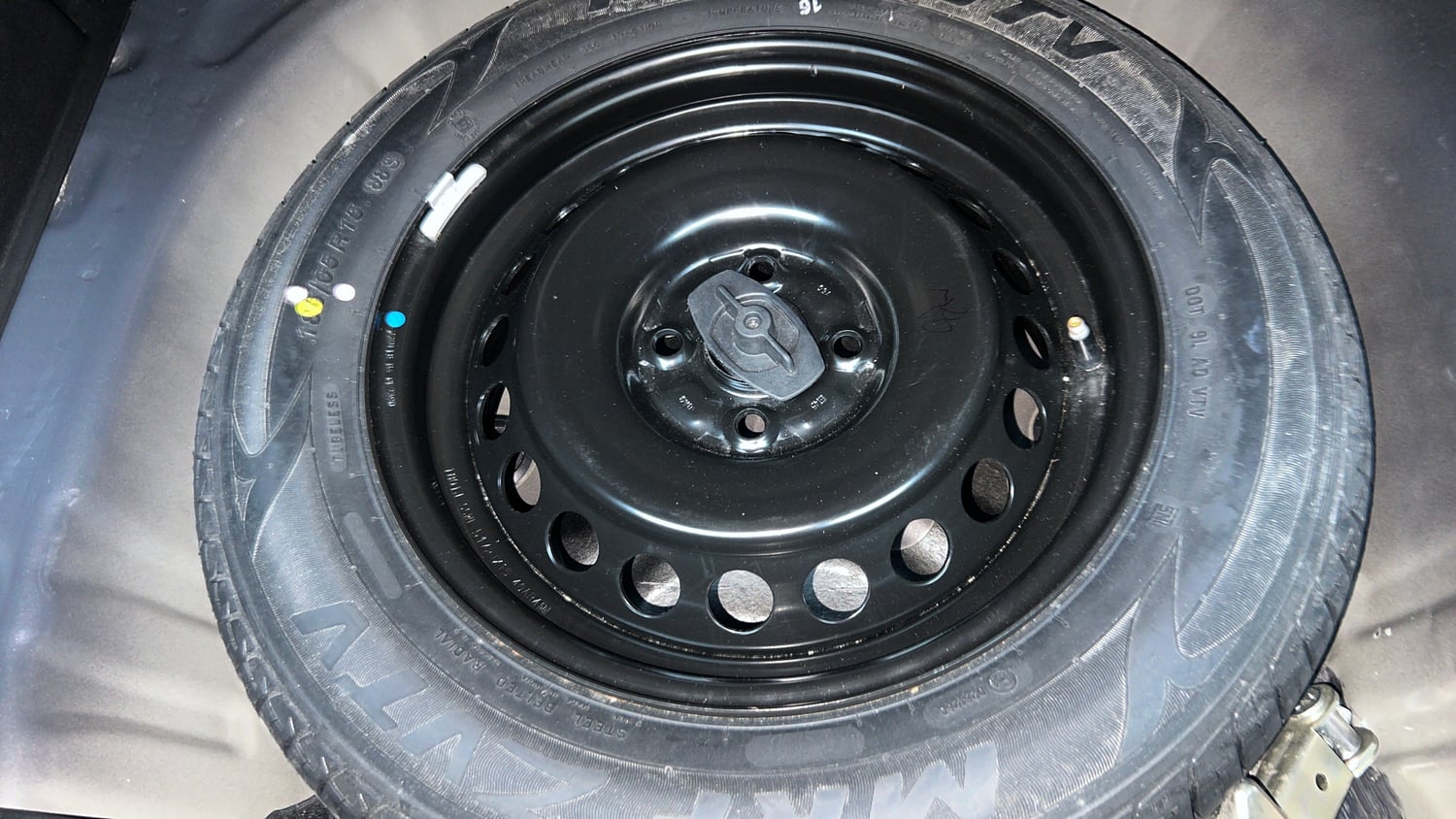 Used 2018 Maruti Suzuki Baleno Delta 1.2 Petrol Manual tyres SPARE TYRE VIEW
