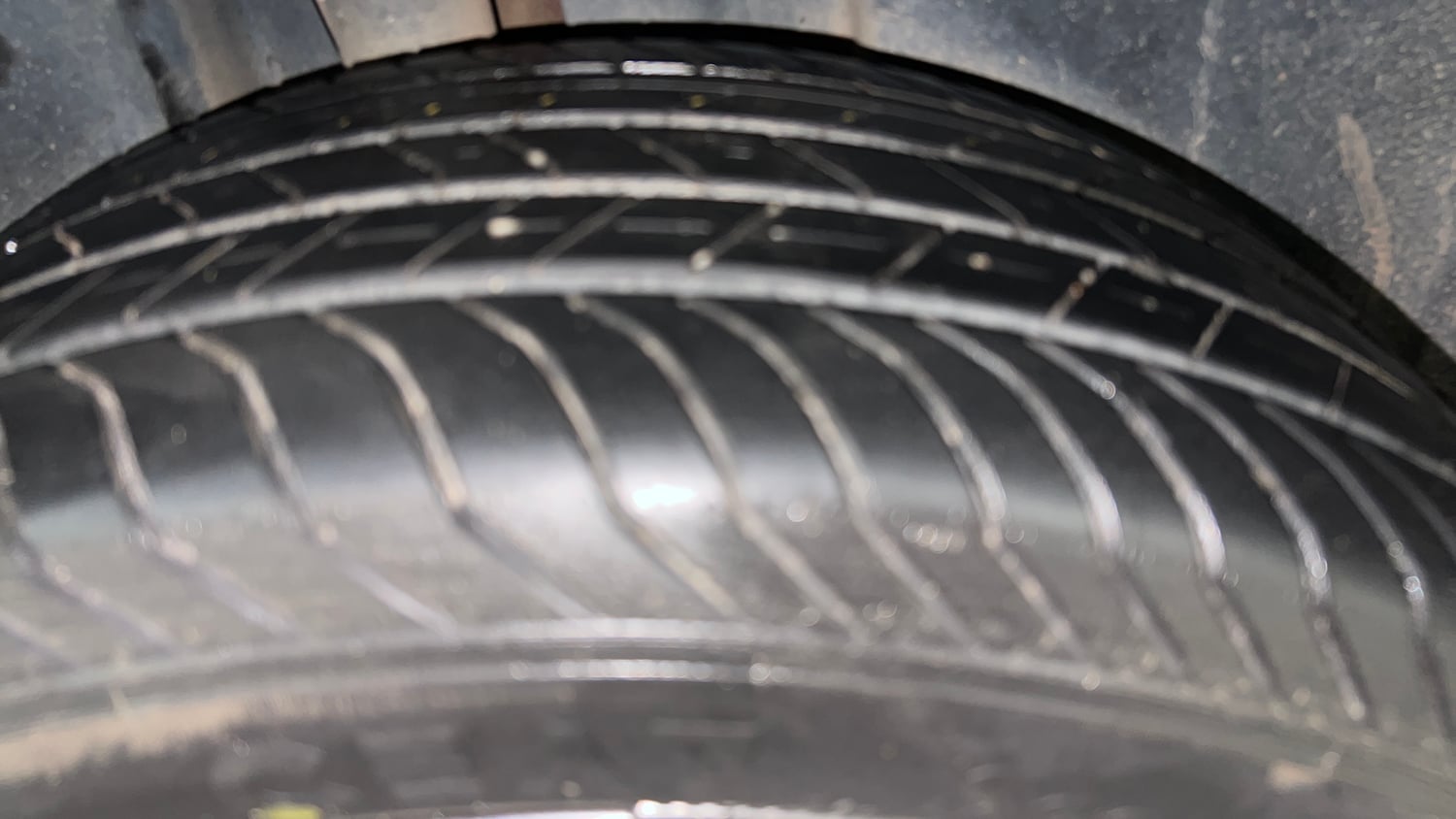 Used 2023 Volkswagen Taigun Topline 1.0 TSI AT Petrol Automatic tyres RIGHT REAR TYRE TREAD VIEW