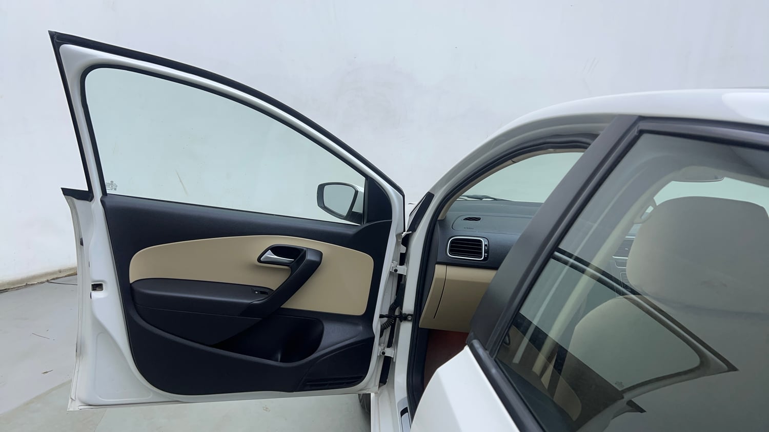 Used 2019 Volkswagen Ameo Highline1.0L (P) Petrol Manual interior LEFT FRONT DOOR OPEN VIEW