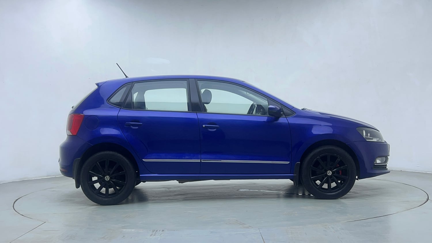 Used 2019 Volkswagen Polo Highline Plus 1.0 (P) 16 Alloy Petrol Manual exterior RIGHT SIDE VIEW