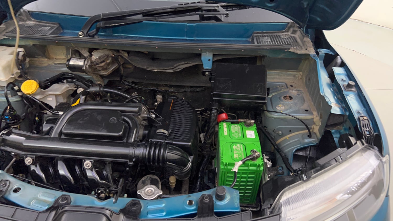 Used 2019 Renault Kwid CLIMBER 1.0 Opt Petrol Manual engine ENGINE LEFT SIDE HINGE & APRON VIEW