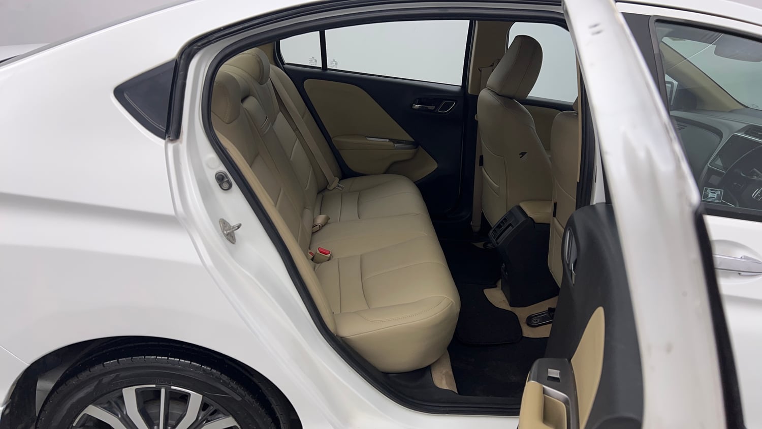 Used 2017 Honda City VX CVT Petrol Petrol Automatic interior RIGHT SIDE REAR DOOR CABIN VIEW