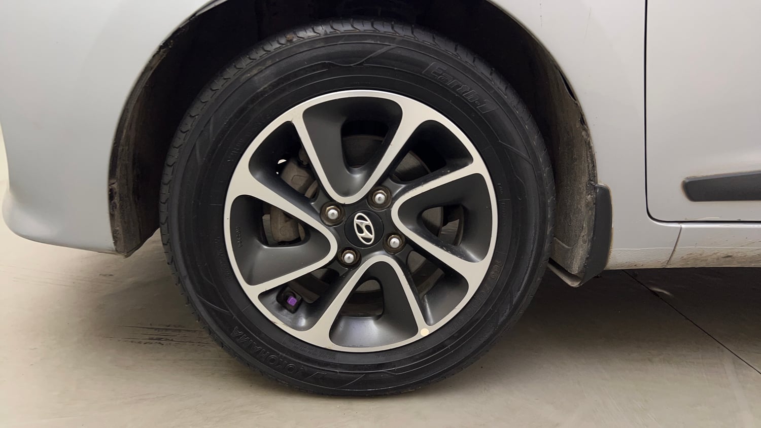 Used 2019 Hyundai Grand i10 Asta 1.2 Kappa VTVT Petrol Manual tyres LEFT FRONT TYRE RIM VIEW