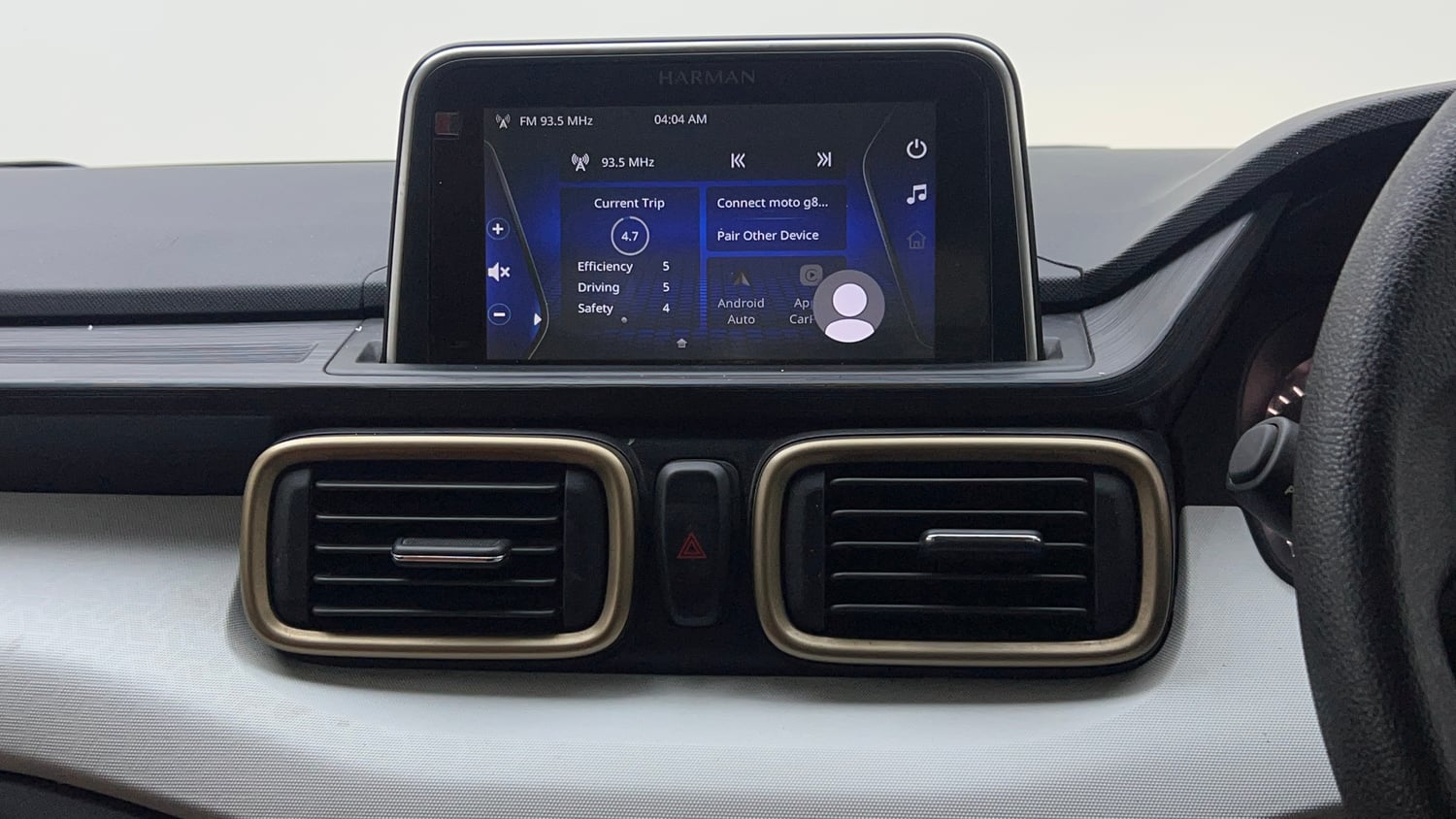 Used 2023 Tata Punch Accomplished Dazzle Pack MT Petrol Manual top_features Integrated (in-dash) music system