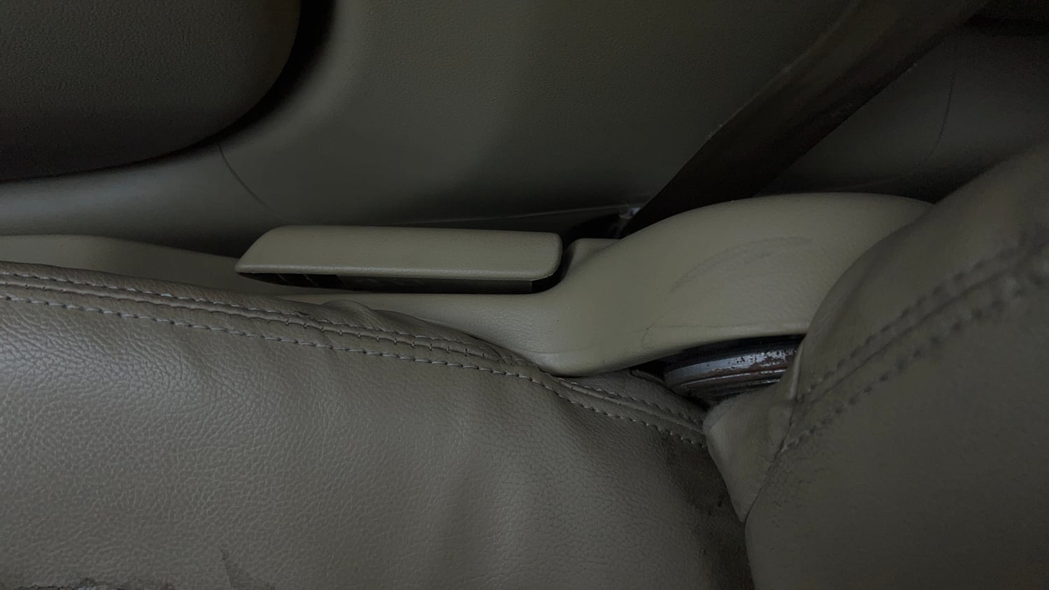 Used 2015 Honda Amaze 1.2 S i-VTEC Petrol Manual top_features Driver height adjustable seat