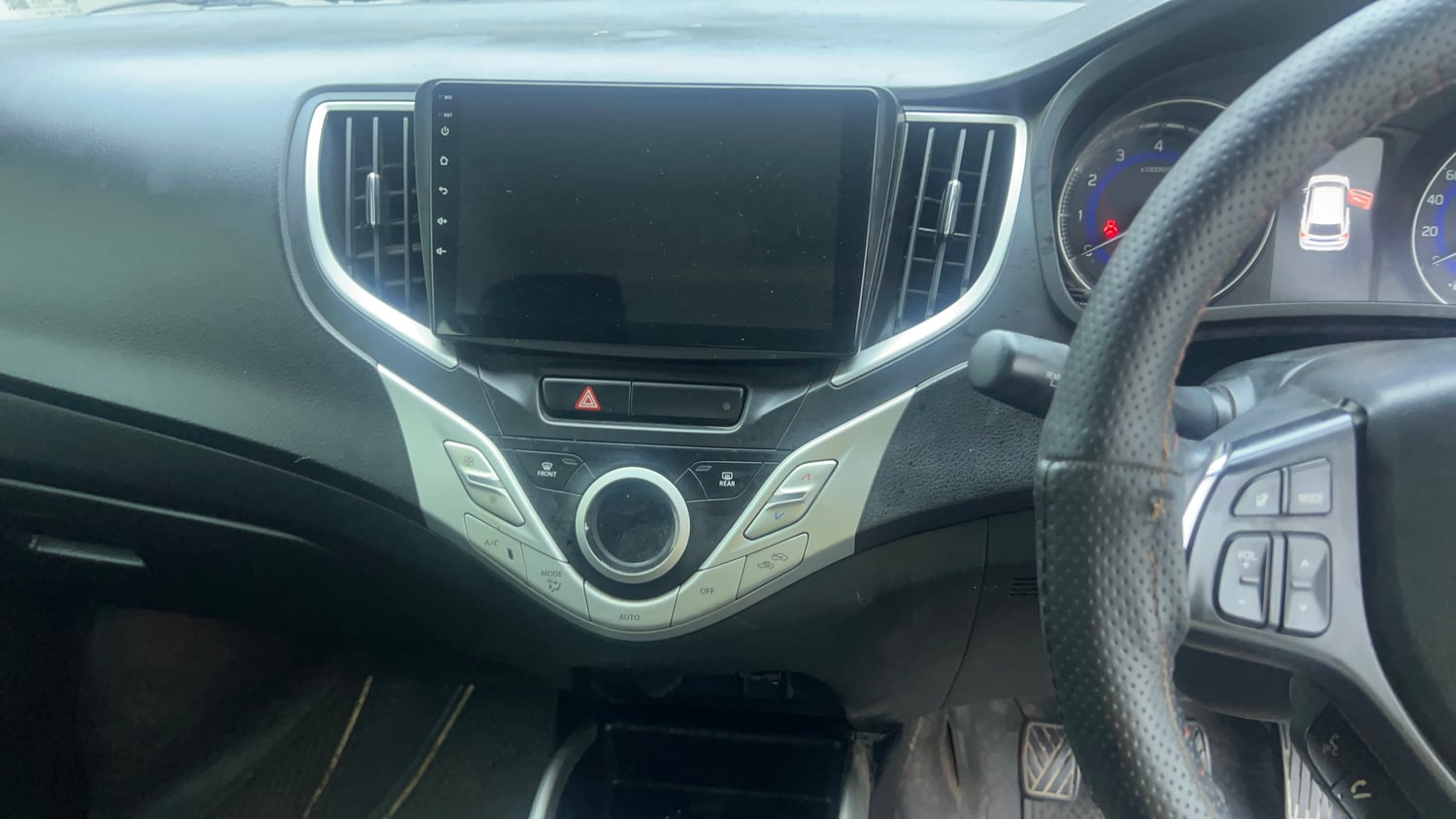 Used 2019 Maruti Suzuki Baleno Alpha 1.2 Petrol Manual top_features Integrated (in-dash) music system