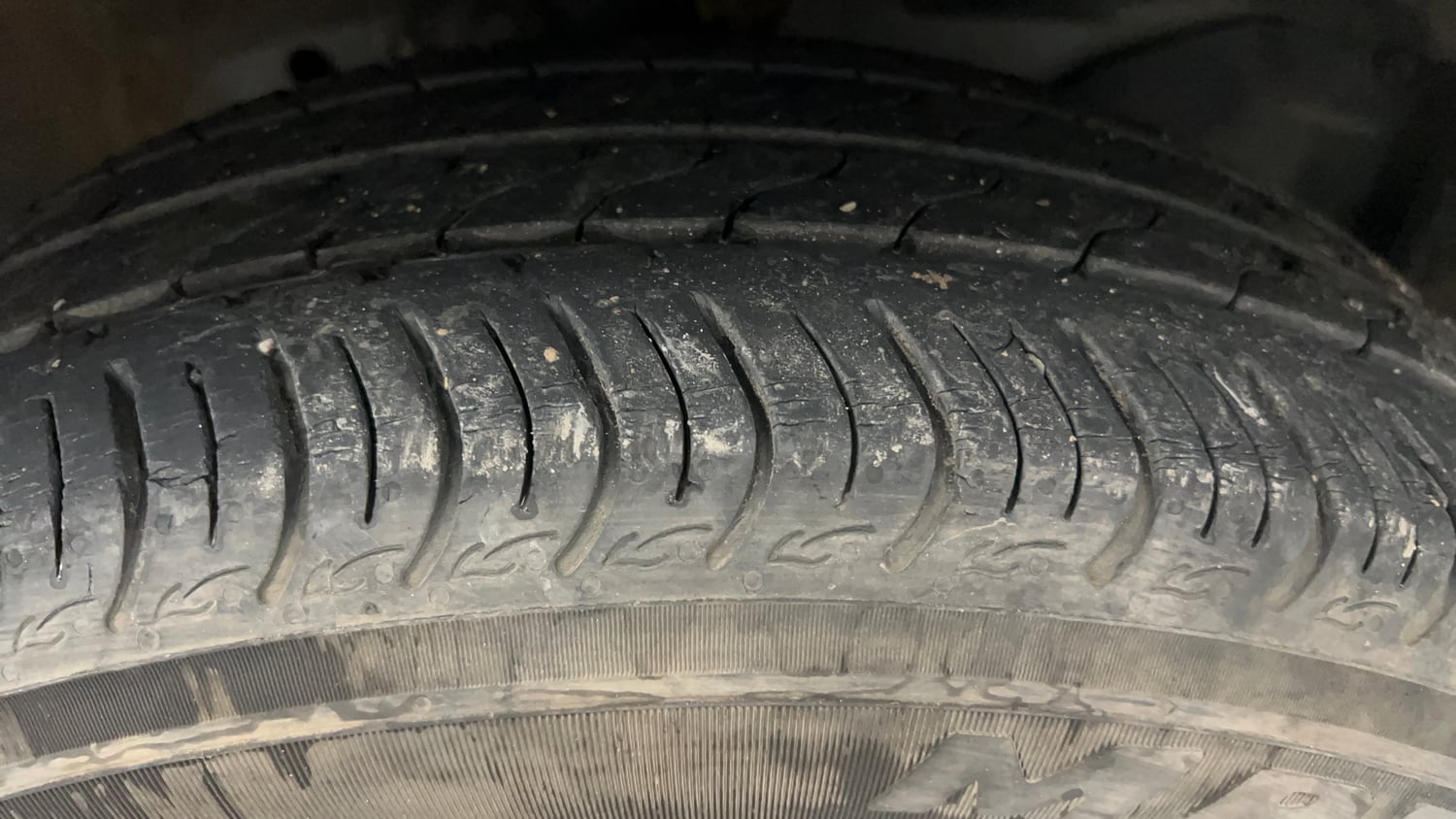 Used 2023 Honda Amaze VX MT 1.2 Petrol Petrol Manual tyres RIGHT FRONT TYRE TREAD VIEW