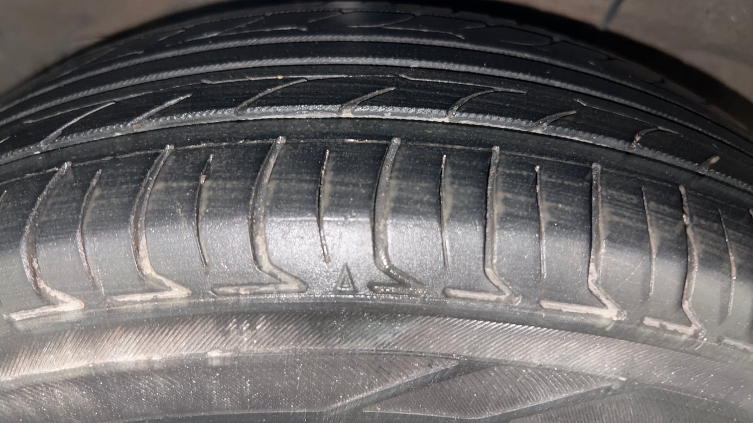 Used 2019 Hyundai Grand i10 Asta 1.2 Kappa VTVT Petrol Manual tyres RIGHT REAR TYRE TREAD VIEW