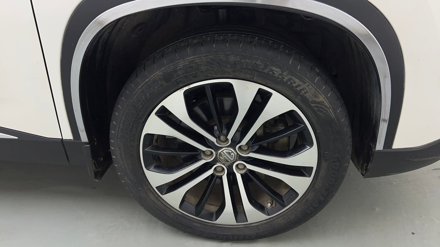 Used 2021 MG Motors Hector Sharp 1.5 Petrol Turbo Hybrid MT Dual Tone Hybrid Manual tyres RIGHT FRONT TYRE RIM VIEW