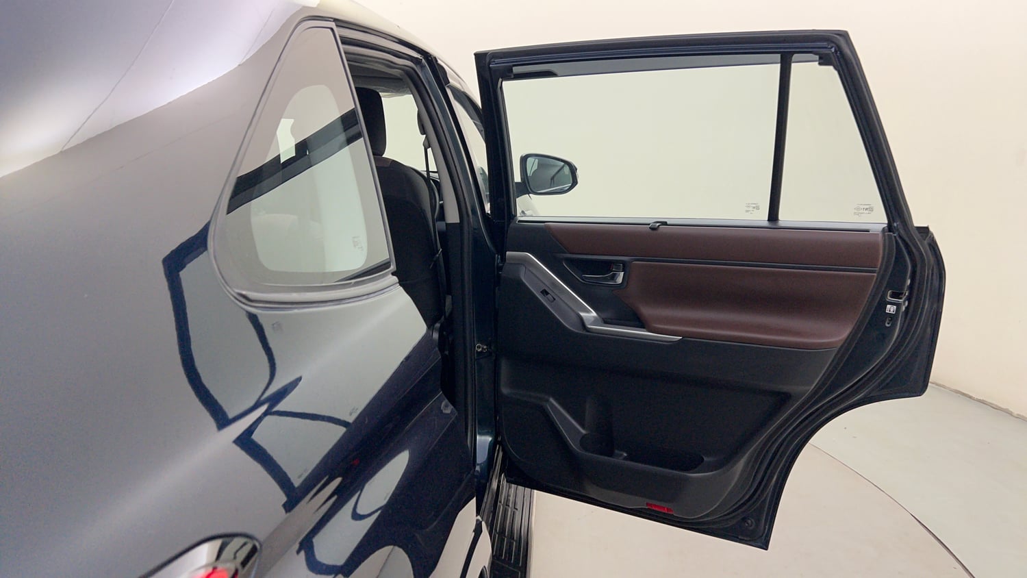 Used 2024 Toyota Innova Hycross GX (O) 7 STR Petrol Automatic interior RIGHT REAR DOOR OPEN VIEW