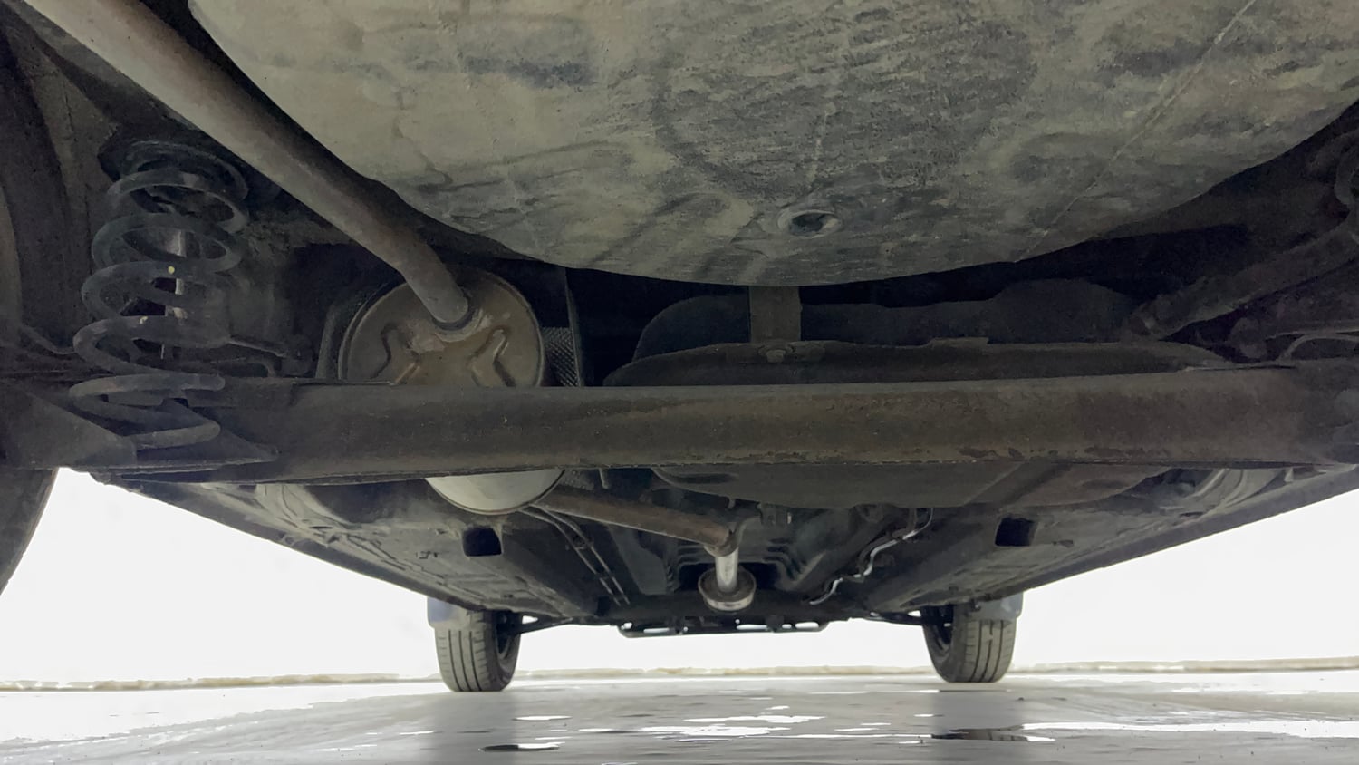 Used 2022 Renault Kwid RXT 1.0 AMT Petrol Automatic extra REAR UNDERBODY VIEW (TAKEN FROM REAR)