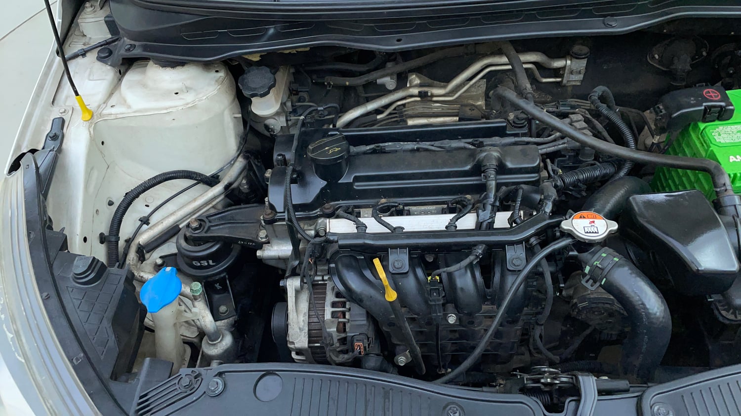 Used 2013 Hyundai i20 Magna (O) 1.2 Petrol Manual engine ENGINE RIGHT SIDE VIEW