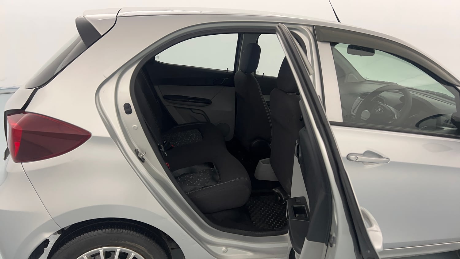 Used 2020 Tata Tiago XT Petrol Manual interior RIGHT SIDE REAR DOOR CABIN VIEW