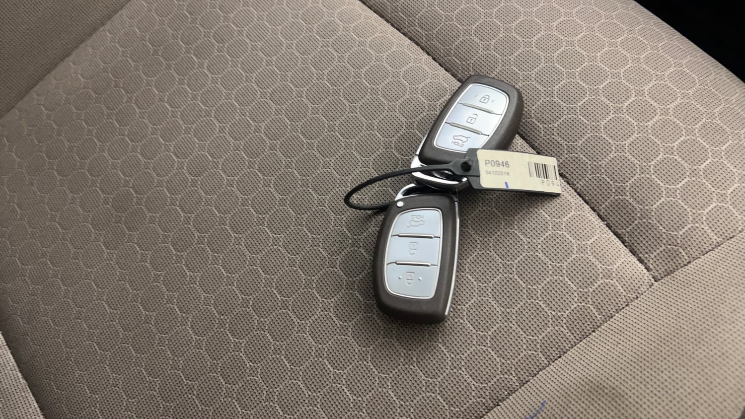 Used 2016 Hyundai Elite i20 Asta 1.2 Petrol Manual extra CAR KEY VIEW