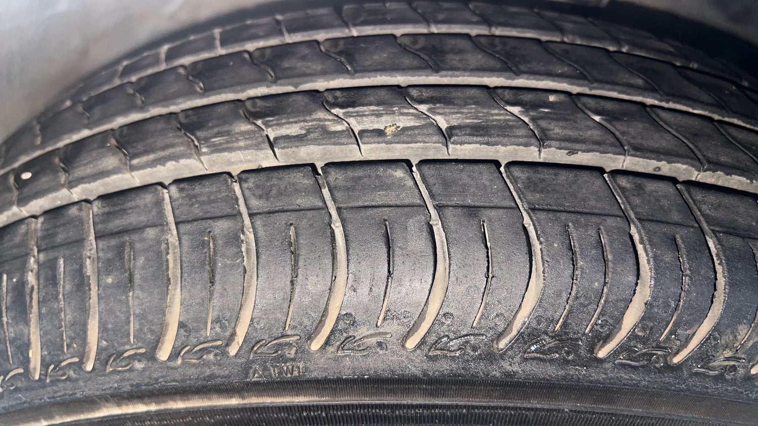 Used 2015 Maruti Suzuki Wagon R VXI Petrol Manual tyres RIGHT FRONT TYRE TREAD VIEW