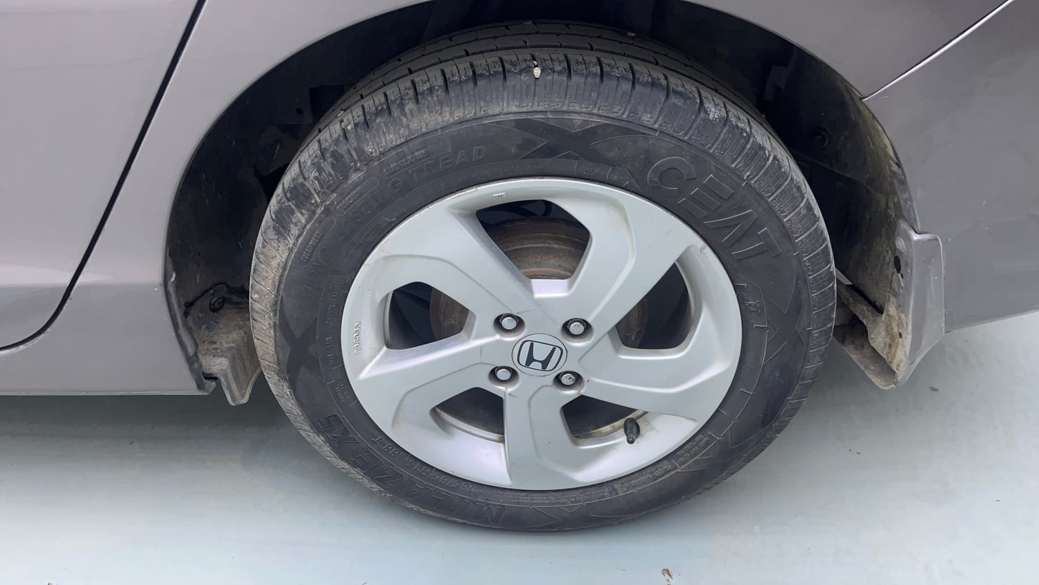 Used 2016 Honda City VX CVT Petrol Automatic tyres LEFT REAR TYRE RIM VIEW