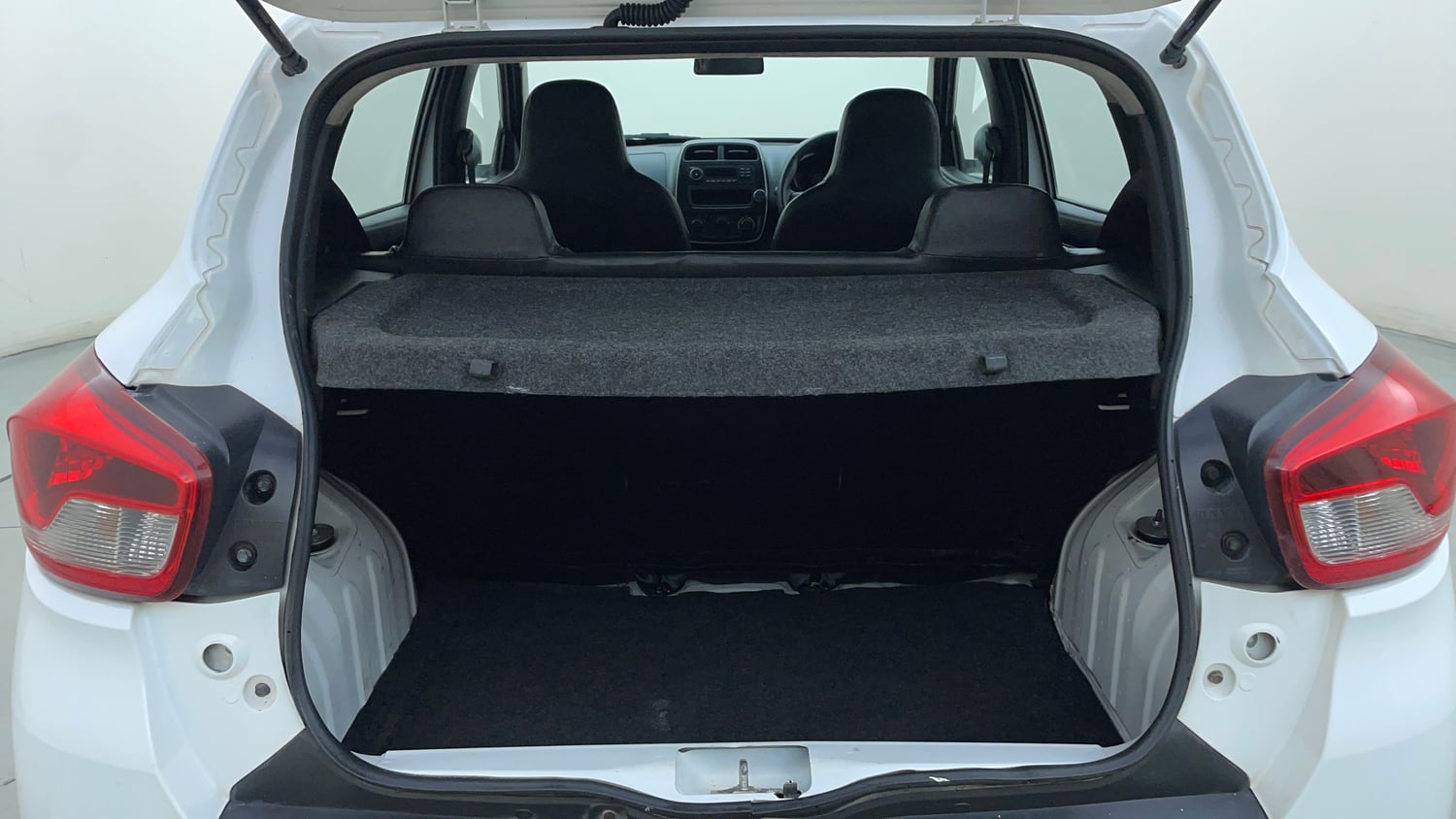 Used 2018 Renault Kwid 1.0 RXL Petrol Manual interior DICKY INSIDE VIEW