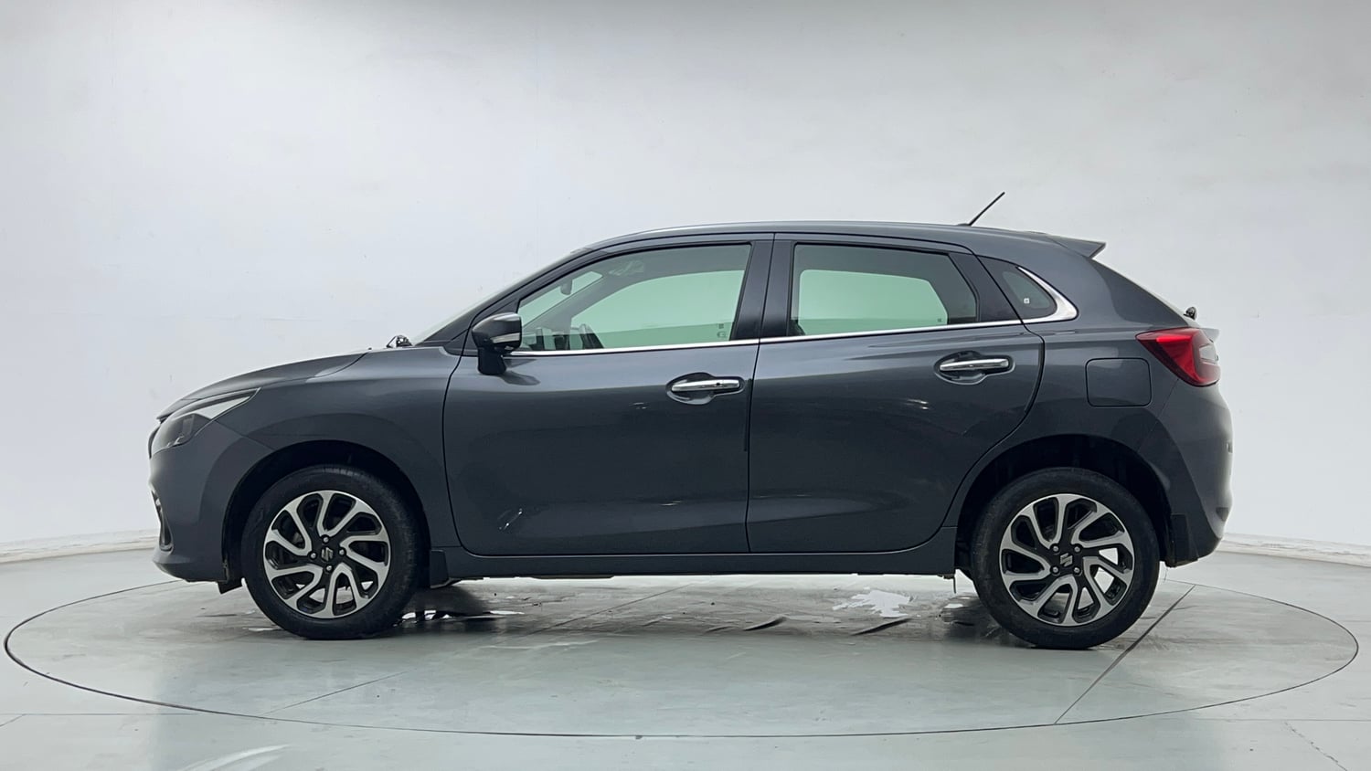Used 2023 Maruti Suzuki Baleno Alpha MT Petrol Manual exterior LEFT SIDE VIEW