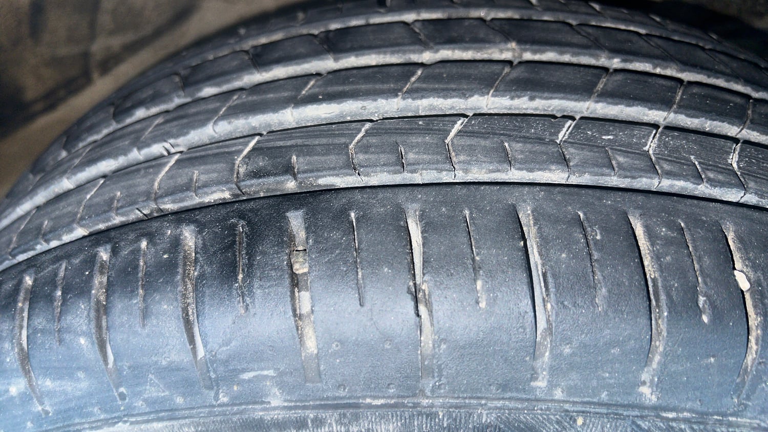 Used 2023 Maruti Suzuki Baleno Alpha MT Petrol Manual tyres RIGHT FRONT TYRE TREAD VIEW