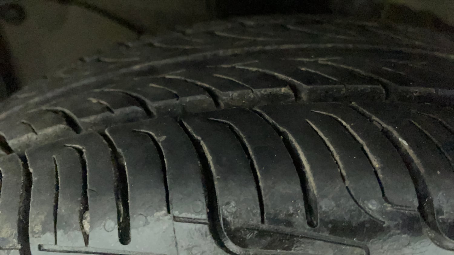 Used 2019 Honda Amaze 1.2 VX MT Petrol Petrol Manual tyres LEFT FRONT TYRE TREAD VIEW