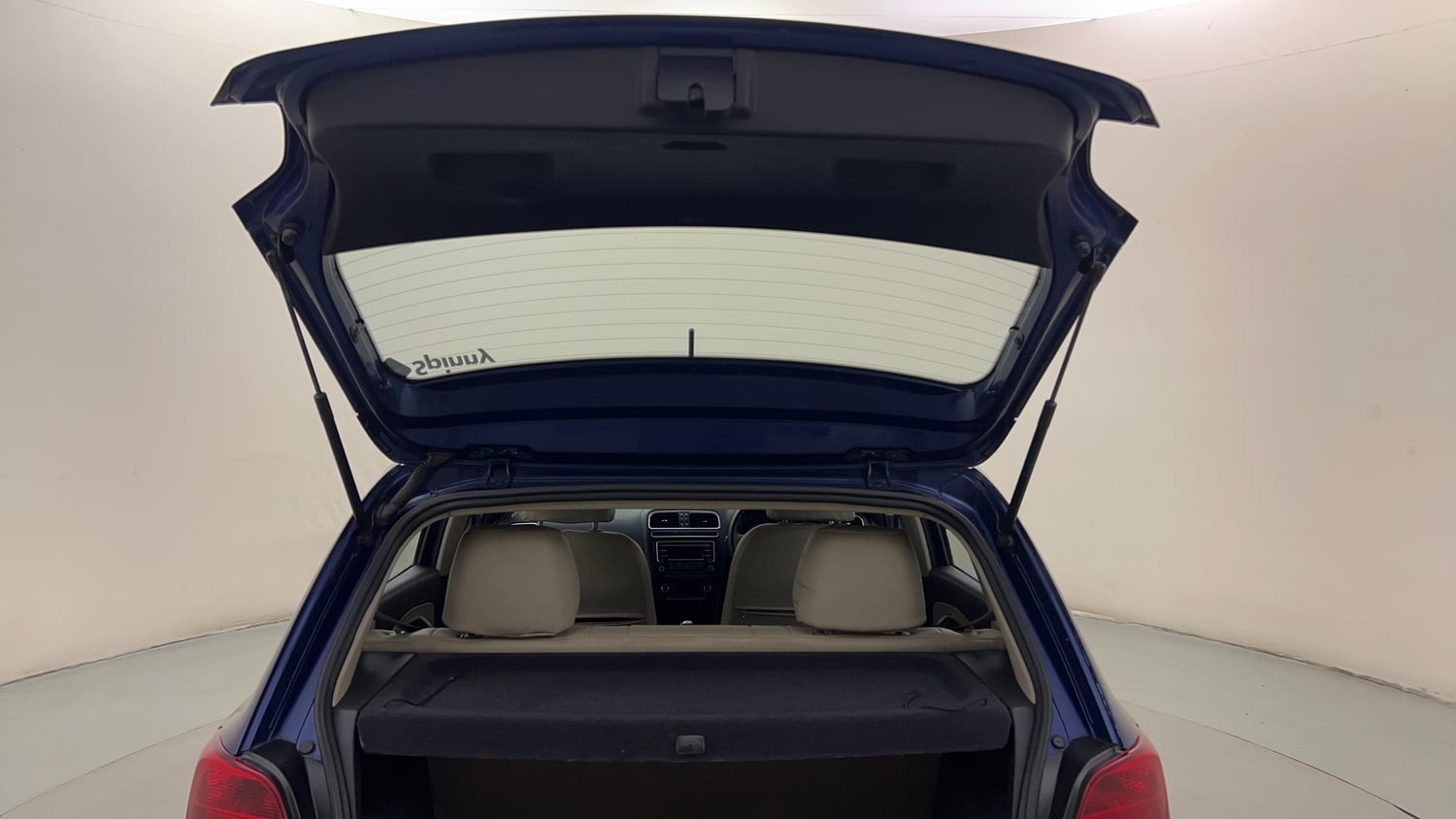 Used 2014 Volkswagen Polo Highline1.2L (P) Petrol Manual interior DICKY DOOR OPEN VIEW