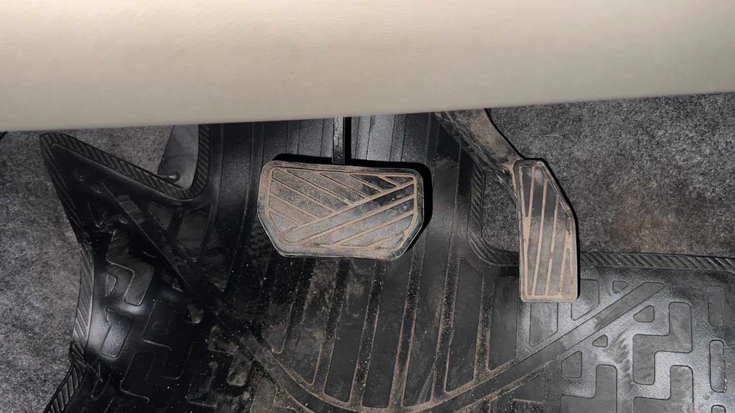 Used 2016 Maruti Suzuki Alto K10 VXi AMT Petrol Automatic interior PEDALS VIEW