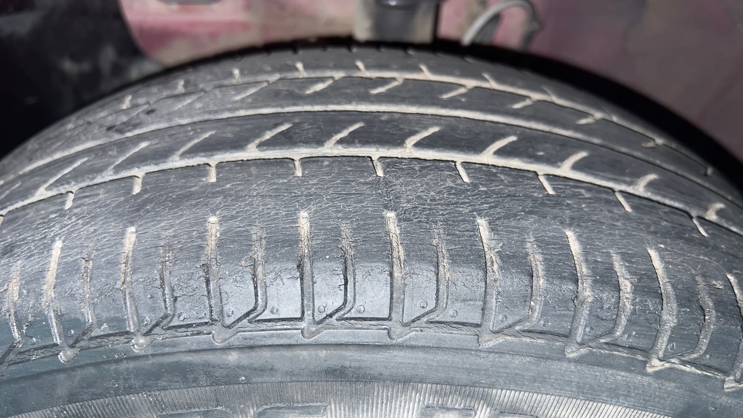 Used 2019 Hyundai Elite i20 Sportz Plus 1.2 Petrol Manual tyres LEFT FRONT TYRE TREAD VIEW