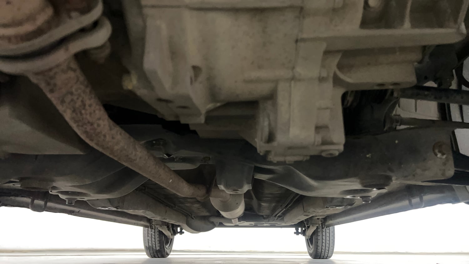 Used 2013 Maruti Suzuki Wagon R VXI Petrol Manual extra FRONT LEFT UNDERBODY VIEW