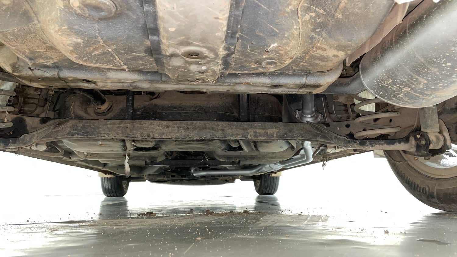 Used 2016 Honda City VX CVT Petrol Automatic extra REAR UNDERBODY VIEW (TAKEN FROM REAR)
