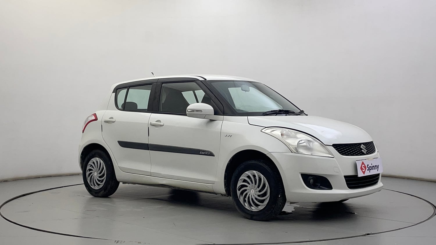 Used 2014 Maruti Suzuki Swift VXI CNG (Outside Fitted) Cng Manual exterior RIGHT FRONT CORNER VIEW